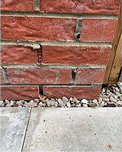 Mortar missing between bricks